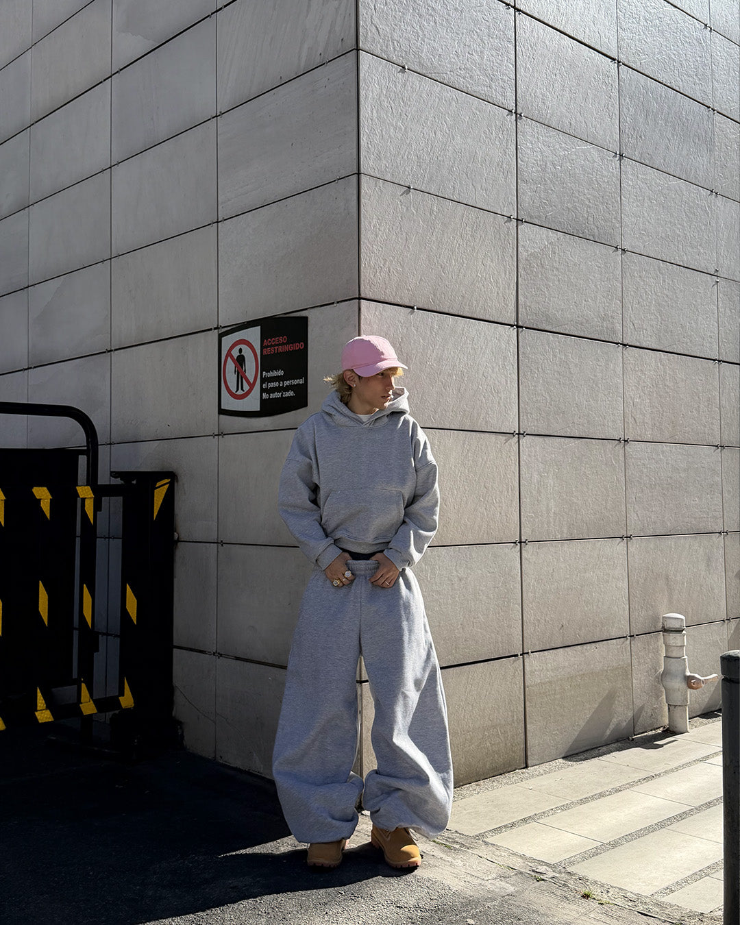 BASIC HOODIE CROPPED FIT WHITE