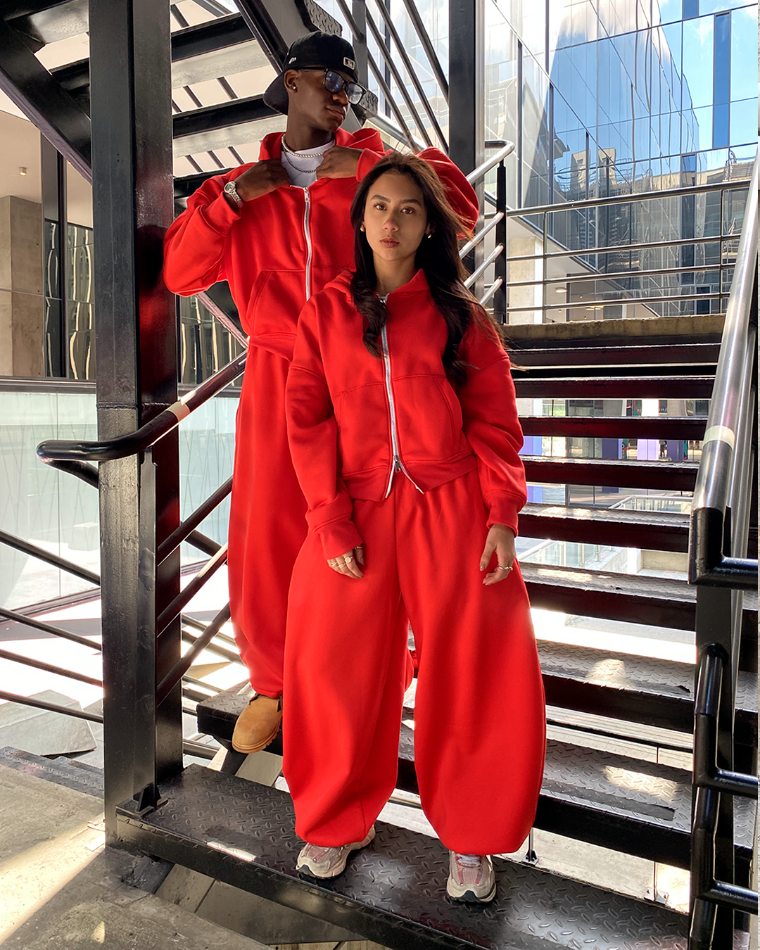 BASIC HOODIE TIPO ZIP CROPPED FIT ROJO