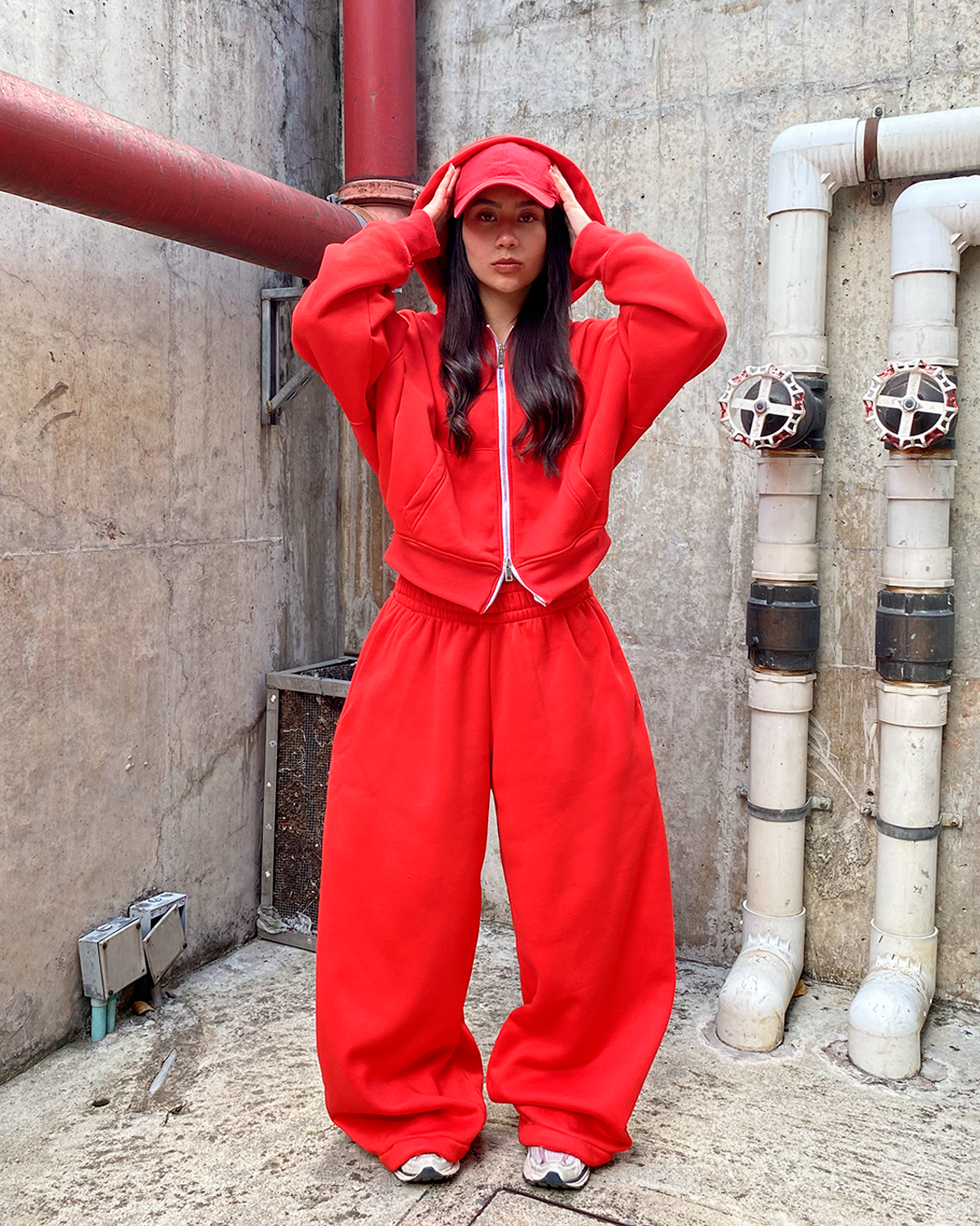 BASIC HOODIE TIPO ZIP CROPPED FIT ROJO