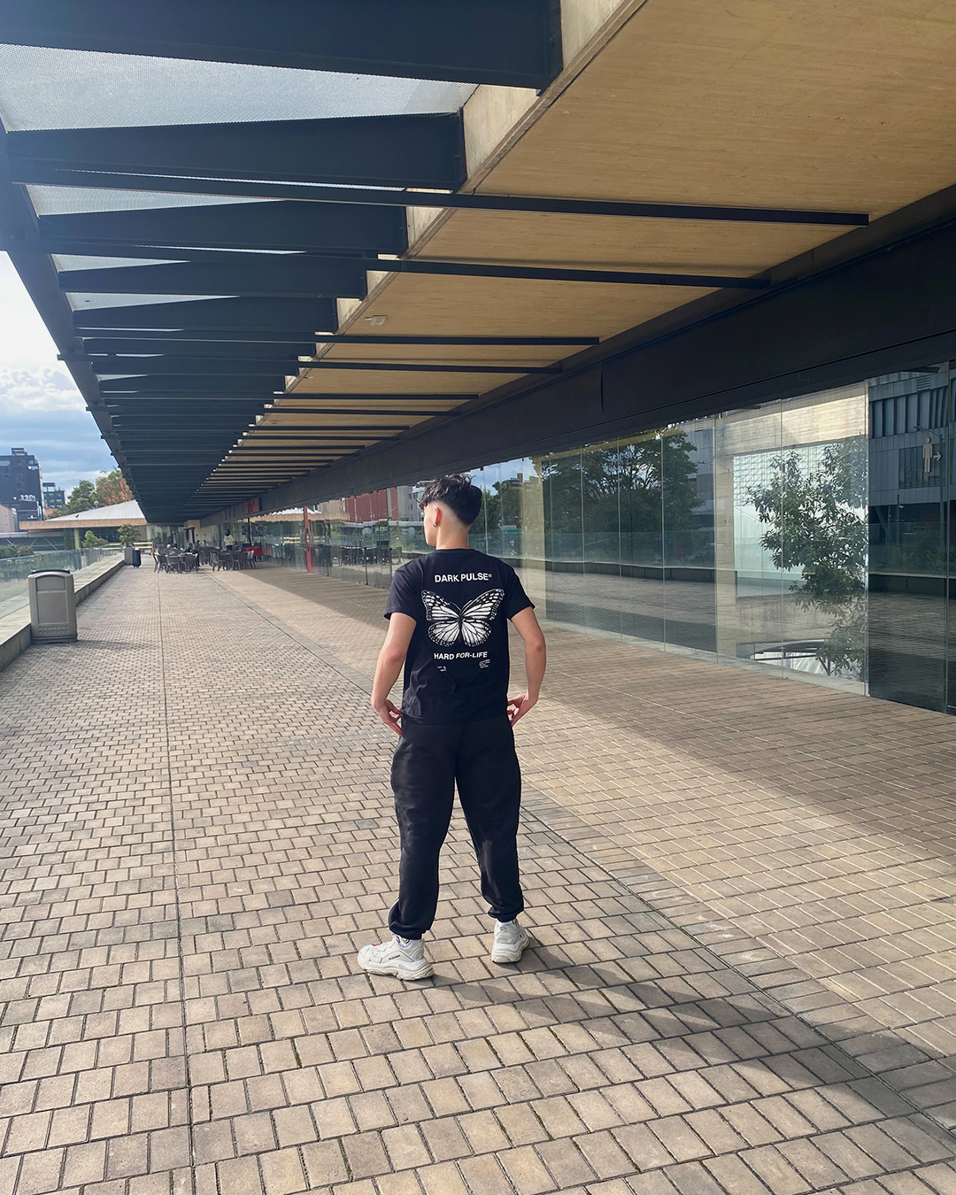 CAMISETA DARK PULSE REGULAR FIT HARD FOR LIFE BLACK